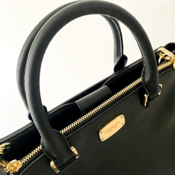 MICHAEL Kors black leather purse - Picture 4 of 15